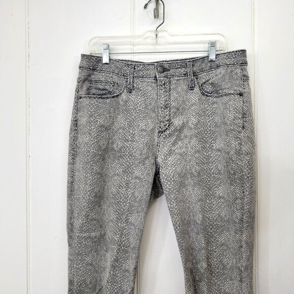 Universal Thread Women's Snake Print Denim Jeans Size 14/32R - Picture 3 of 4